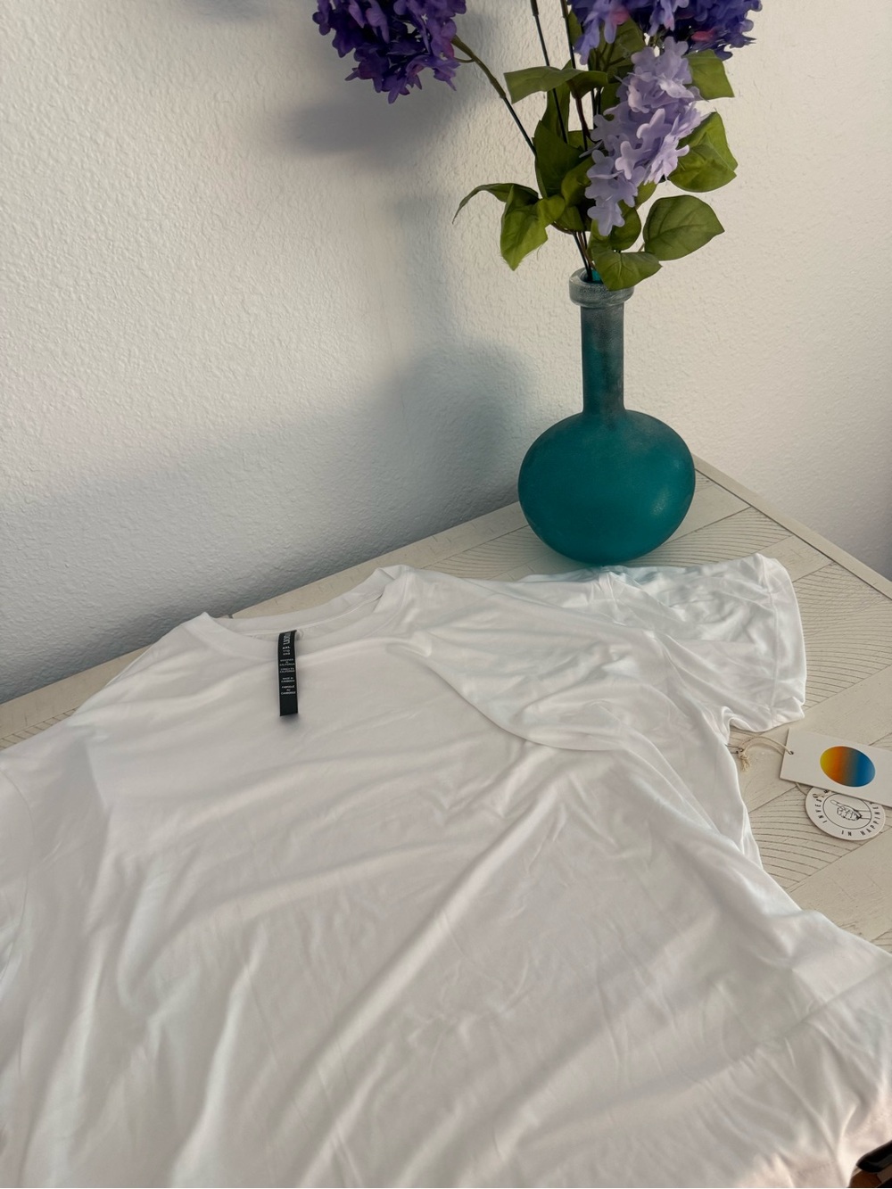 Vuori White Short Sleeve Crewneck Tee